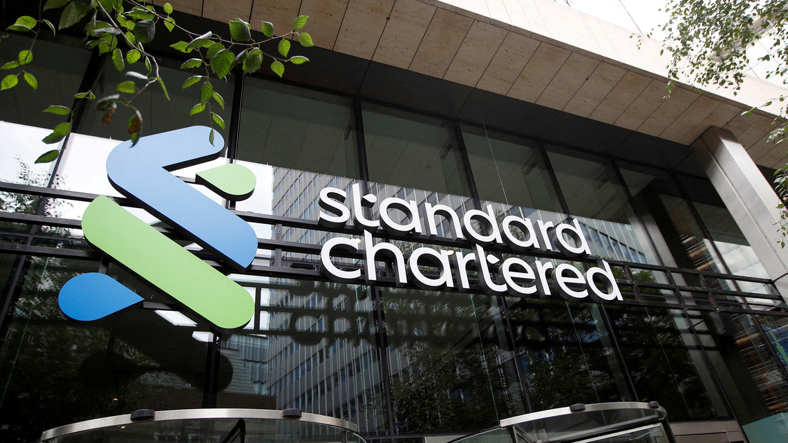 StanChart turns to hedge fund strategies to shield wealth clients from volatility 