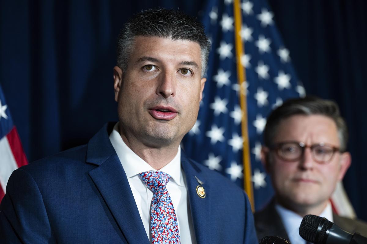  Republican Representative Tom Barrett of Michigan, left, and Republican Speaker of the House Mike Johnson of Louisiana, conduct a news conference at the Republican National Committee on Tuesday, September 9, 2025. (AP Images) 