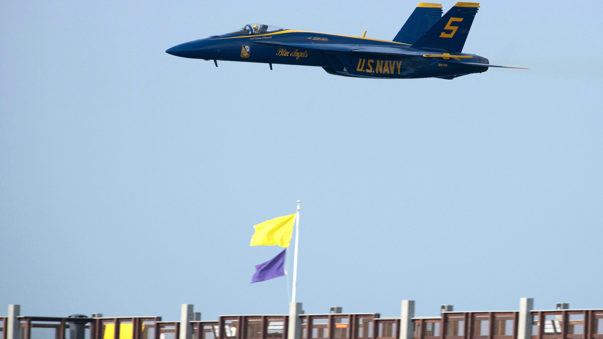 Navy Secretary says 'no reprimands' over Blue Angels flyover
