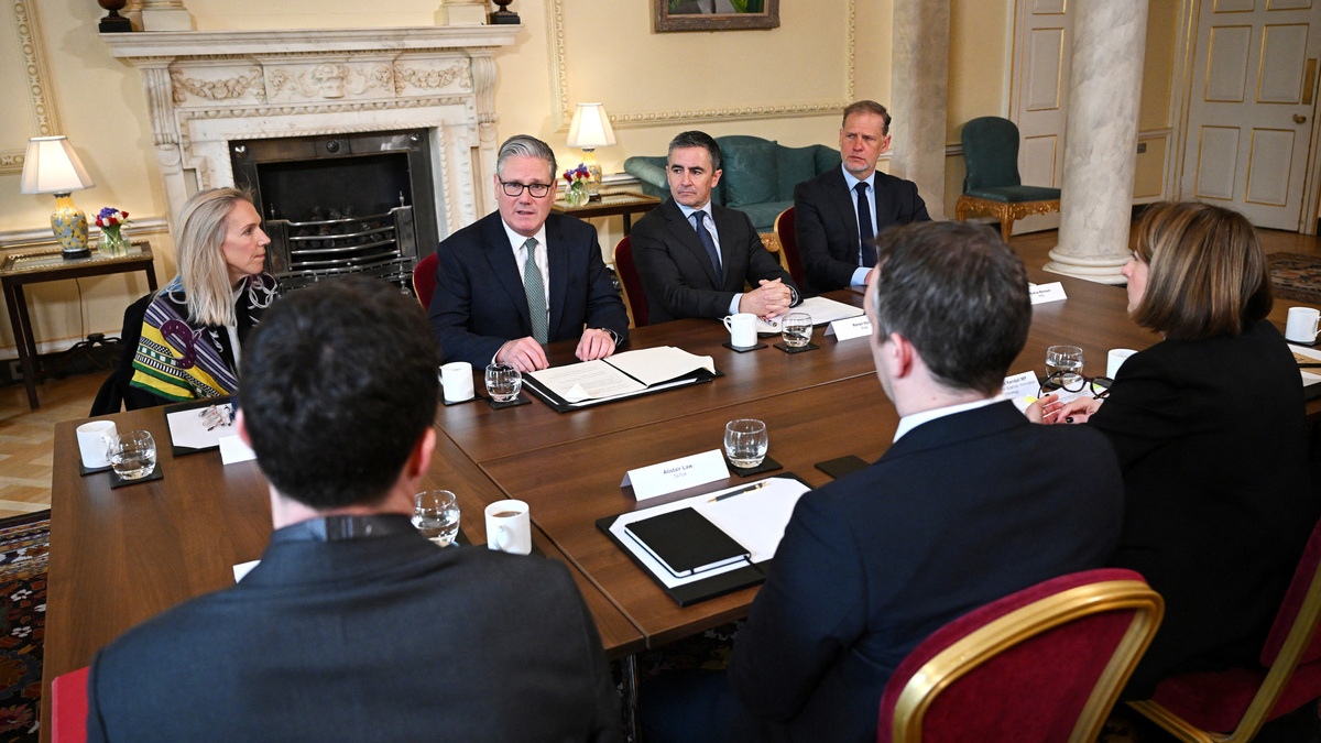 British Prime Minister Keir Starmer hosts social media industry leaders to discuss child safety online on April 16, 2026 in London, England. Leon Neal/Pool via REUTERS