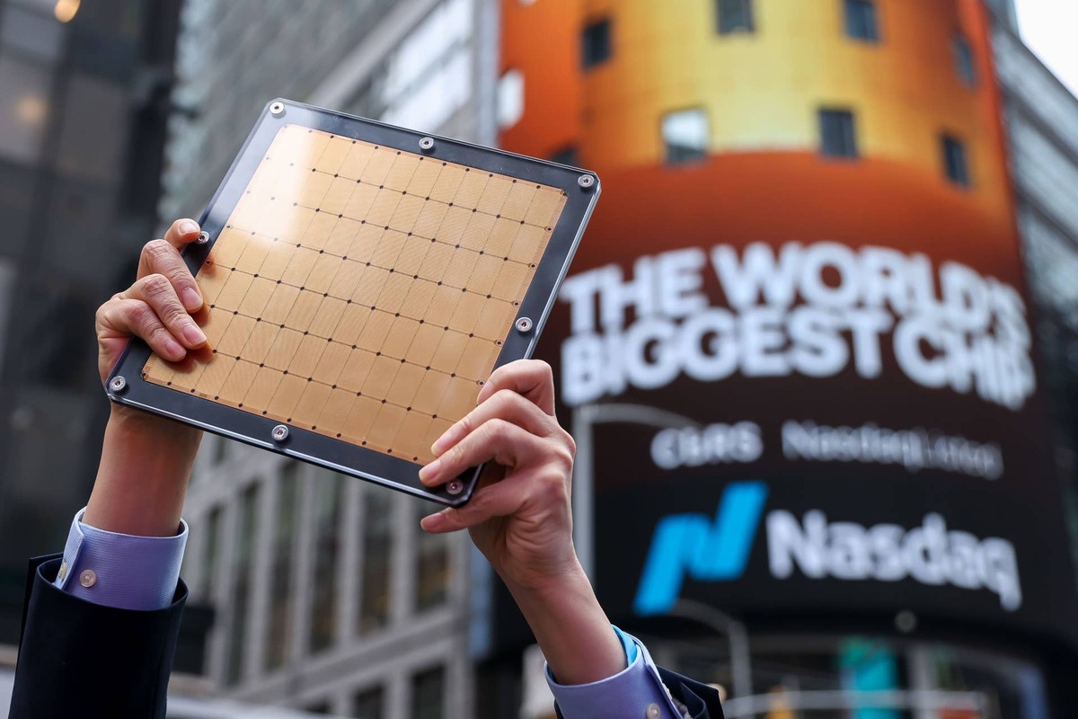  Cerebras Wafer-Scale Engine (WSE) is the largest commercial chip on the planet. Nagle/Bloomberg via Getty Images