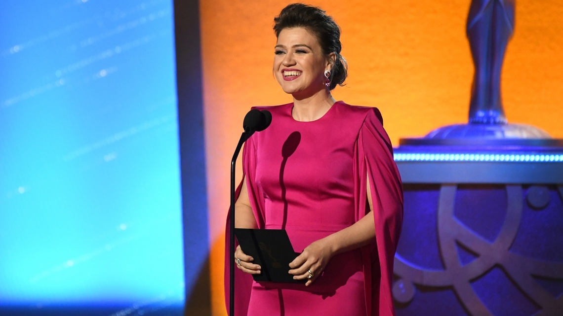 Brooklyn Store Co-Owner Shares Direct Message for Kelly Clarkson 