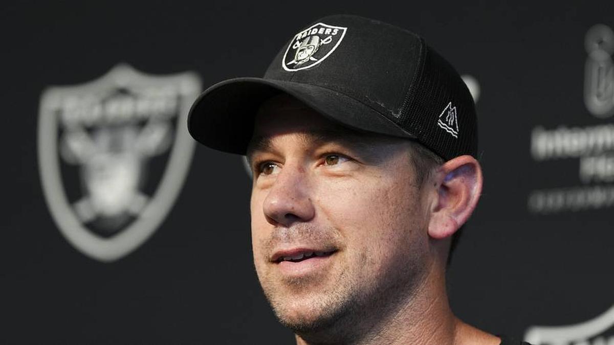  May 20, 2026; Henderson, NV, USA; Las Vegas Raiders head coach Klint Kubiak speaks during a news conference during organized team activities at Intermountain Health Performance Center. Mandatory Credit: Candice Ward-Imagn Images | Candice Ward-Imagn Images 