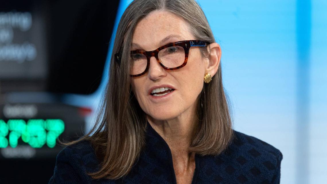 Cathie Wood buys $900,000 of surging megacap stock 