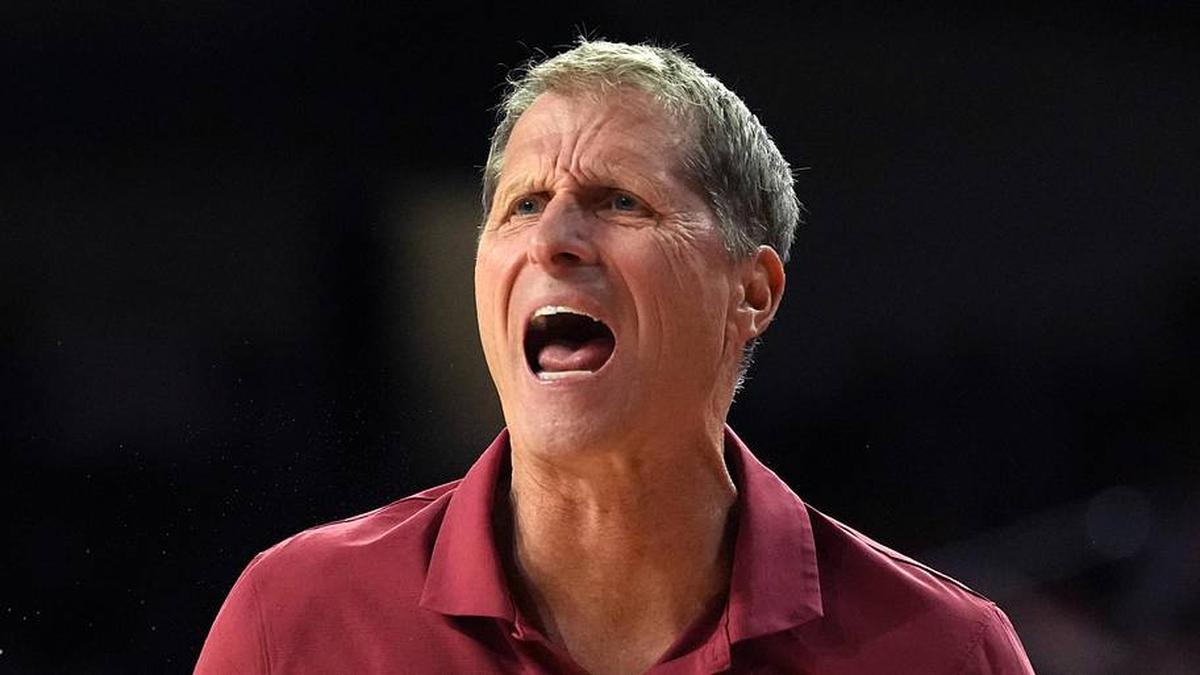  Jan 31, 2026; Los Angeles, California, USA; Southern California Trojans head coach Eric Musselman reacts against the Rutgers Scarlet Knights in the second half at Galen Center. Mandatory Credit: Kirby Lee-Imagn Images | Kirby Lee-Imagn Images 