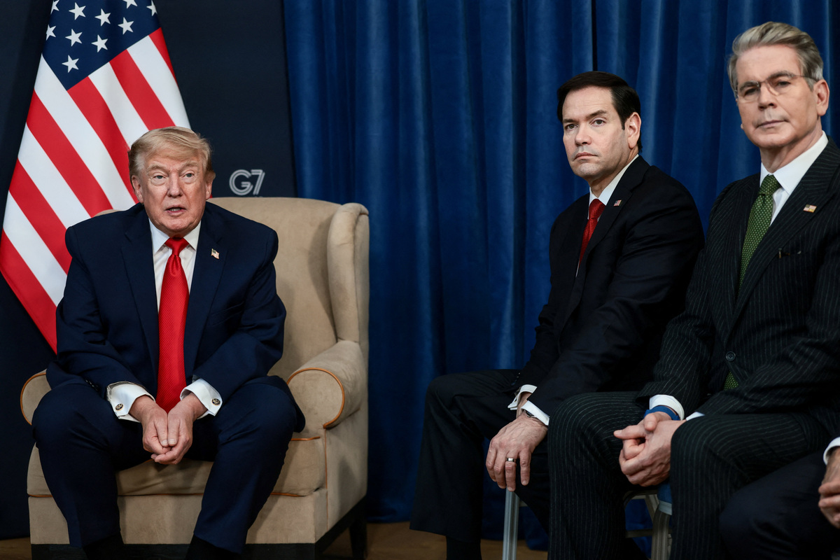 U.S. President Donald Trump, U.S. Secretary of State Marco Rubio and Treasury Secretary Scott Bessent attend a bilateral meeting with the Emir of Qatar, Sheikh Tamim bin Hamad Al Thani, on the sidelines of the G7 summit, in Evian-les-Bains, France, June 16, 2026. REUTERS/Evelyn Hockstein