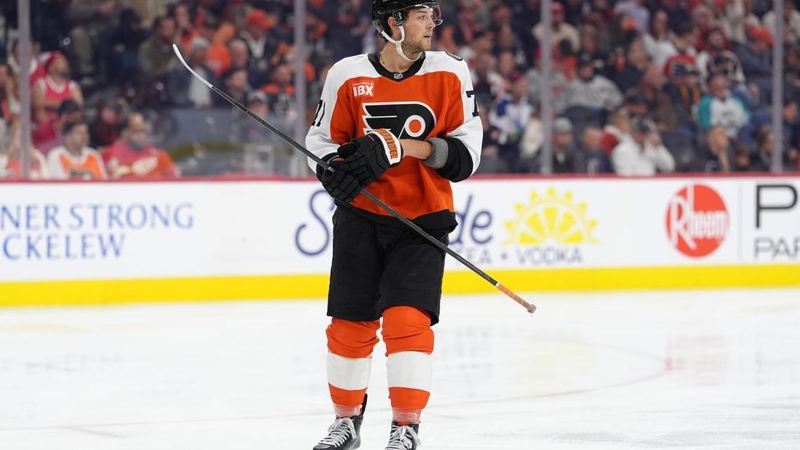 Flyers inch near playoff position with dominant win over Islanders 