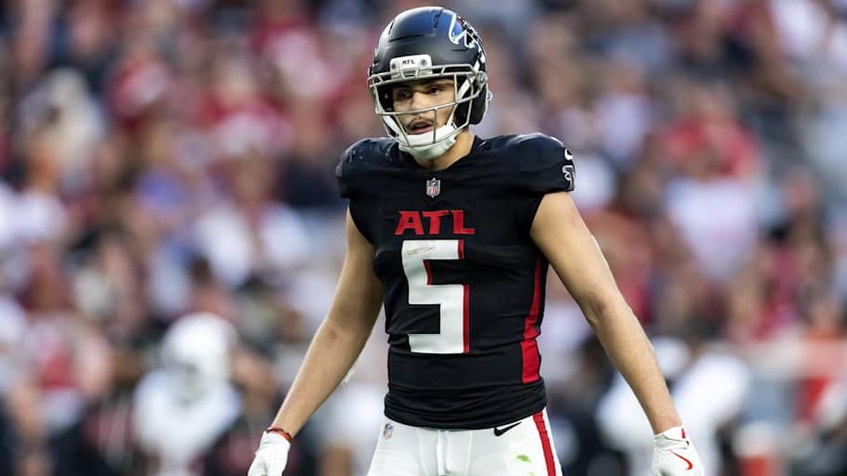  Dec 21, 2025; Glendale, Arizona, USA; Atlanta Falcons wide receiver Drake London (5) against the Arizona Cardinals at State Farm Stadium. | Mark J. Rebilas-Imagn Images 
