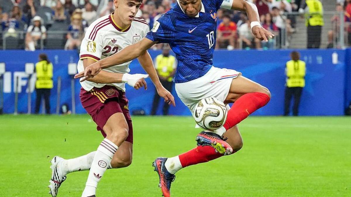  Pau Cubarsí is showing exactly why he's a generational center back prospect. | Erick W. Rasco/Sports Illustrated 