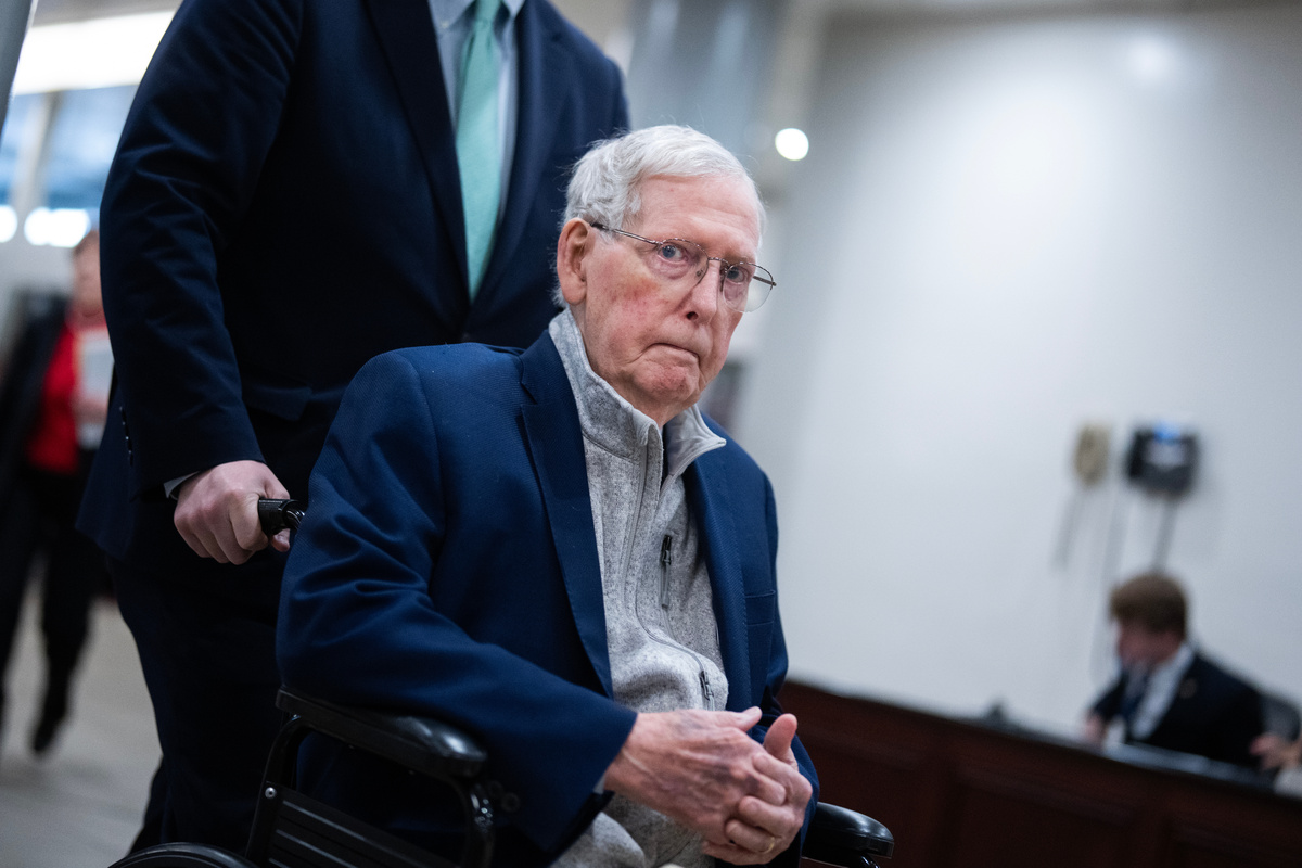  Senator Mitch McConnell, a Kentucky Republican, makes his way to a vote in the U.S. Capitol on Thursday, April 30, 2026. (AP Images) 