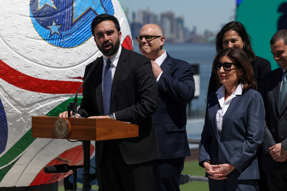 FILE PHOTO: New York City Mayor Zohran Mamdani and New York Governor Kathy Hochul attend a press conference announcing an official fan zone for the FIFA World Cup 2026 in New York City, U.S., April 27, 2026. REUTERS/Shannon Stapleton/File Photo