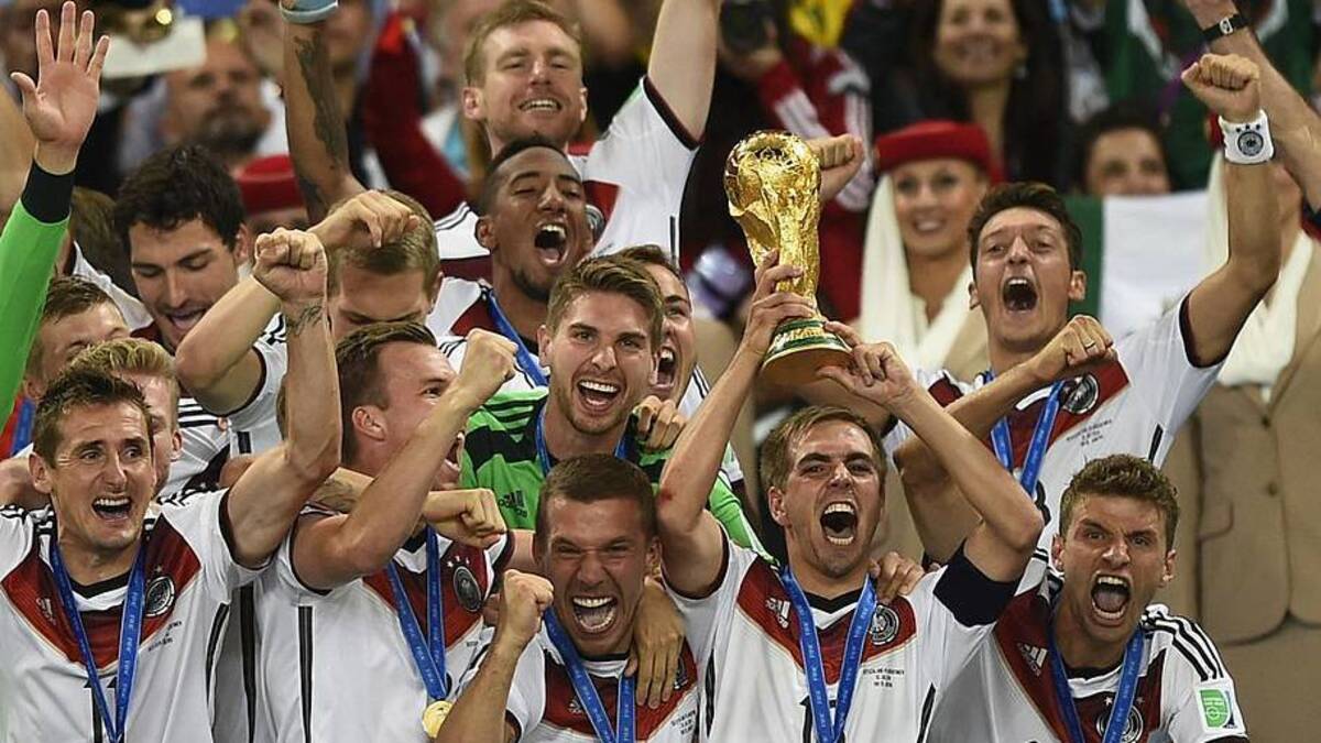  Philipp Lahm led Germany to World Cup glory in 2014. | Fabrice Coffrini/AFP/Getty Images 