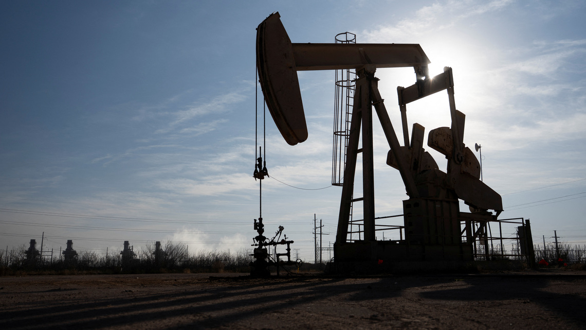 Oil rises after attacks on ships in Hormuz, Bab el-Mandeb 