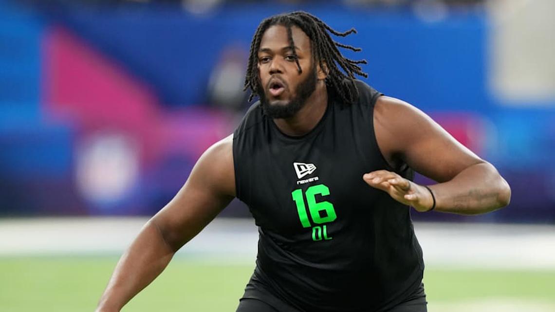  Mar 1, 2026; Indianapolis, IN, USA; Texas A&M offensive lineman Dametrious Crownover (OL16) during the NFL Scouting Combine at Lucas Oil Stadium. Mandatory Credit: Kirby Lee-Imagn Images | Kirby Lee-Imagn Images 