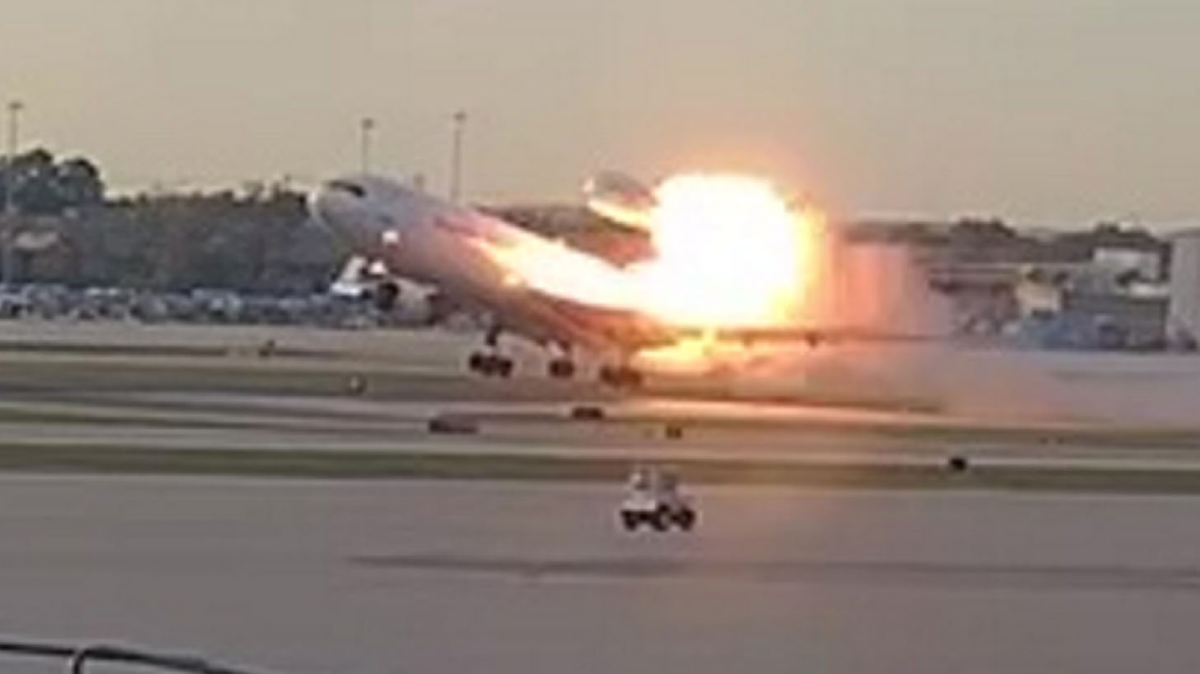 The moment UPS Flight 2976 suffered a catastrophic failure during takeoff from Louisville, Ky., on November 4, 2025. (NTSB via SWNS). 