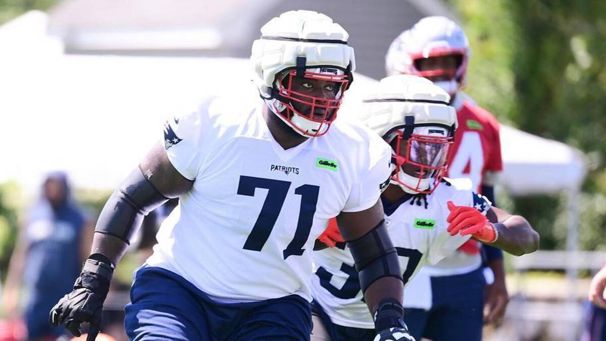  Jul 26, 2024; Foxborough, MA, USA; New England Patriots offensive tackle Mike Onwenu (71) participates in a drill during training camp at Gillette Stadium. Mandatory Credit: Eric Canha-Imagn Images | Eric Canha-Imagn Images 