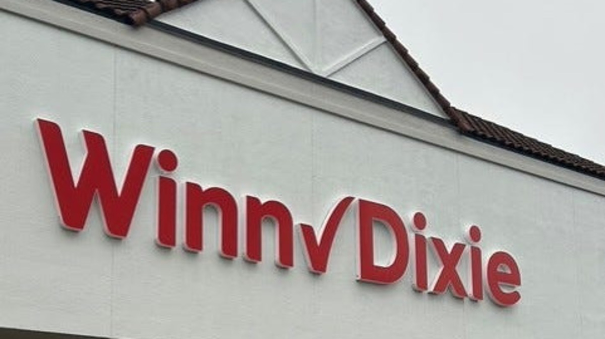 The Harveys Supermarket at 3435 N. Pine Ave. (U.S. 441) in Ocala has been converted into a Winn-Dixie. A grand opening ceremony is set for March 28, 2026.