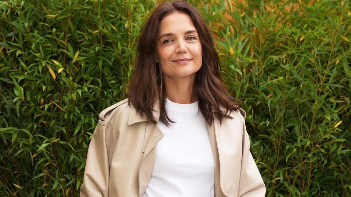 We're Wearing Katie Holmes' Loose Pants Style With All of Our Fall Sweaters 