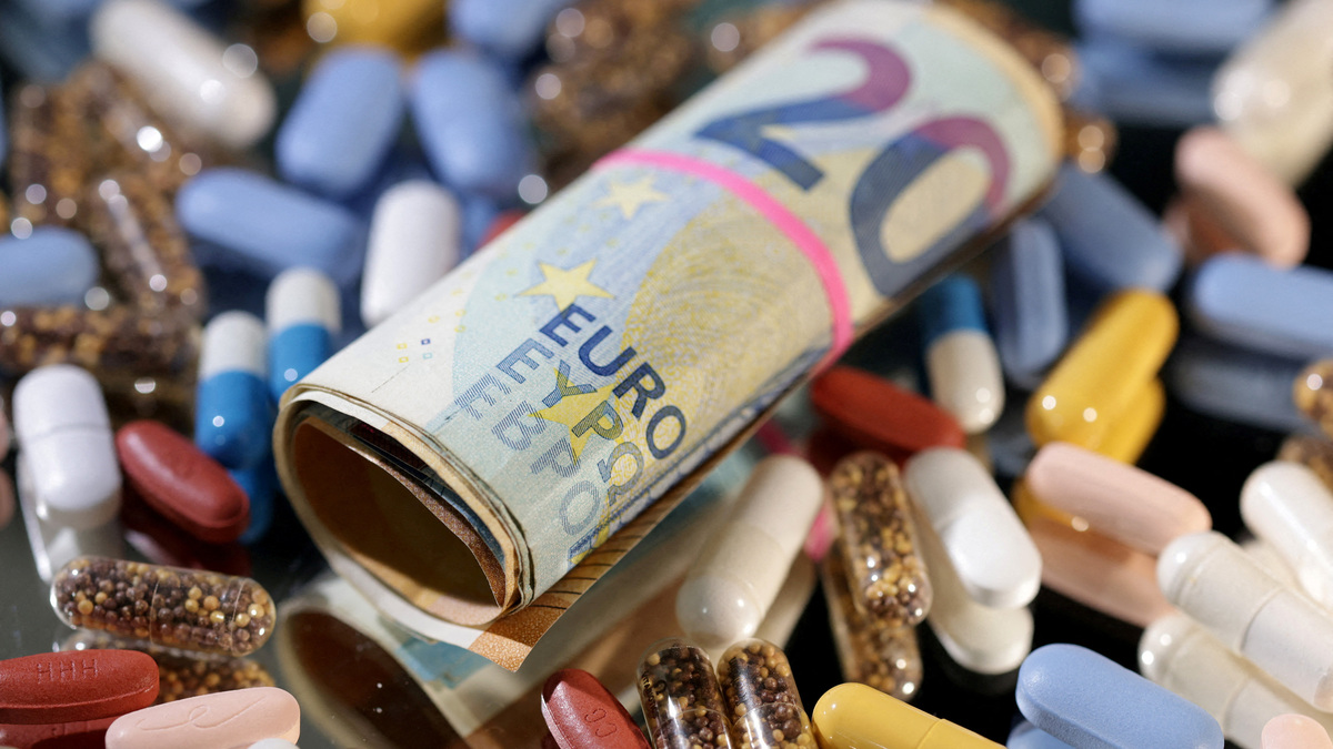 FILE PHOTO: Euro banknotes and medicines are seen in this illustration taken, June 27, 2024. REUTERS/Dado Ruvic/Illustration/File Photo