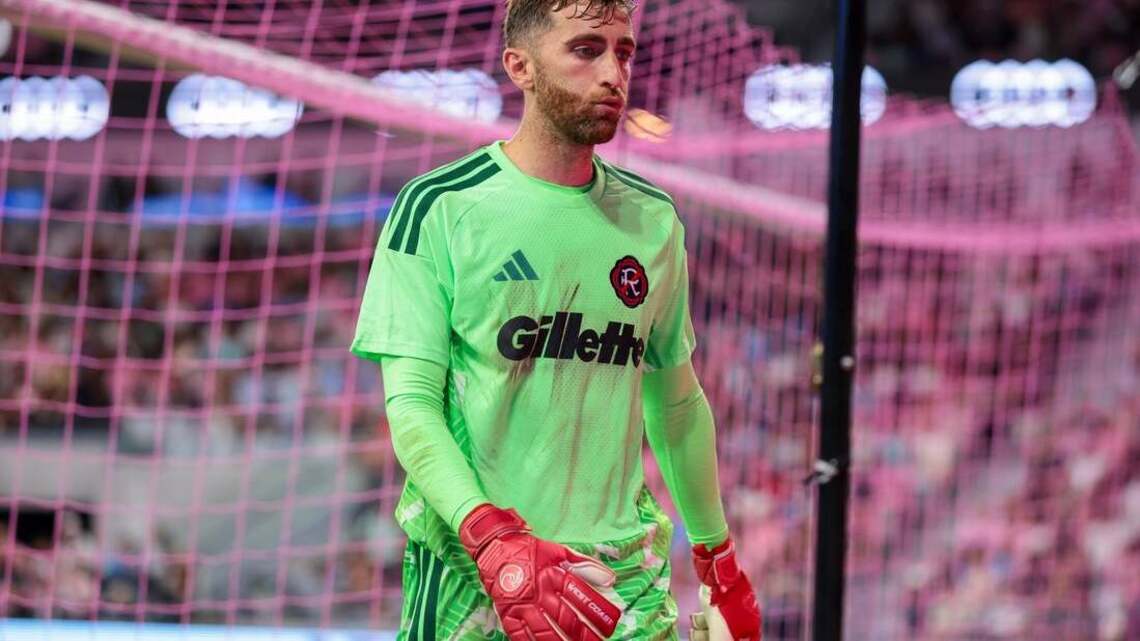 Revs retain GK Matt Turner through end of 2026 