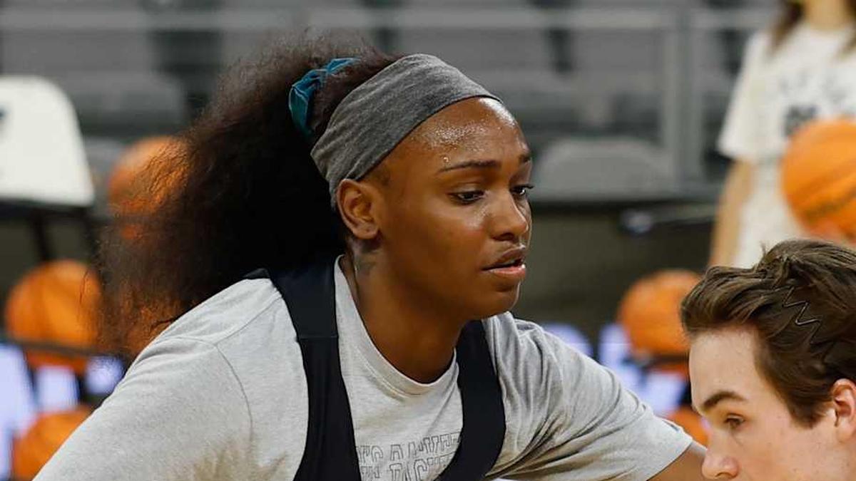  Mar 26, 2026; Fort Worth, TX, USA; Notre Dame Fighting Irish guard Kk Bransford (14) during a practice session ahead of the Fort Worth Regional of the women's 2026 NCAA Tournament at Dickies Arena. Mandatory Credit: Chris Jones-Imagn Images | Chris Jones-Imagn Images 