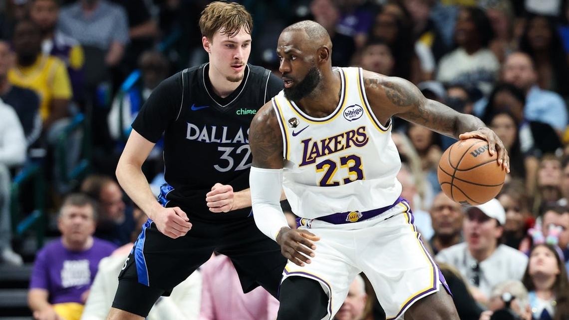 Flagg pours in 45 as Mavs hold off hurting Lakers