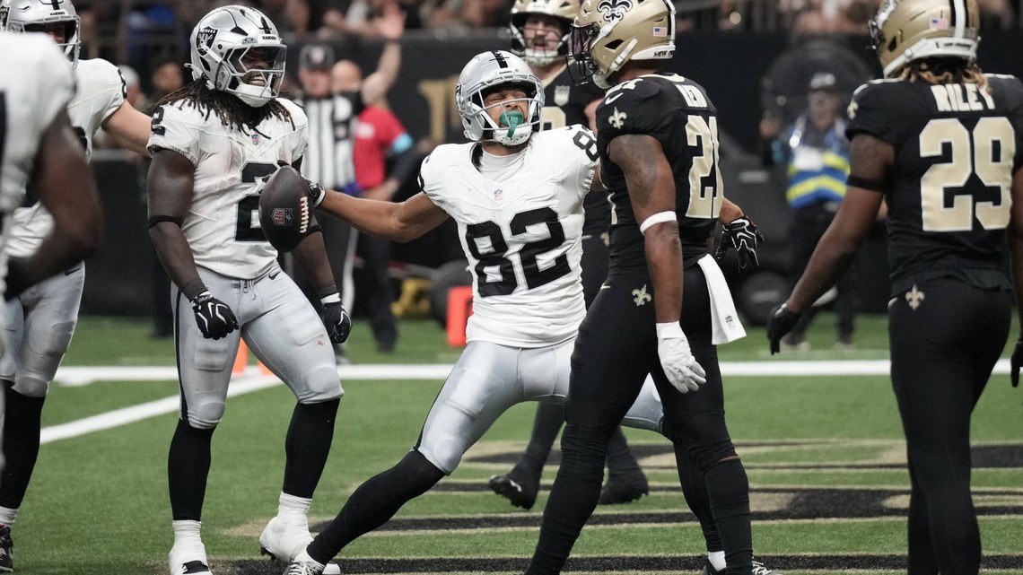 Las Vegas Raiders Suddenly Need a New Answer at Wide Receiver