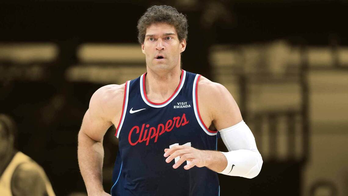 "The little things Steph Curry was doing with his shot" – Brook Lopez reveals how studying NBA guards sparked his transformation into a perimeter scorer 