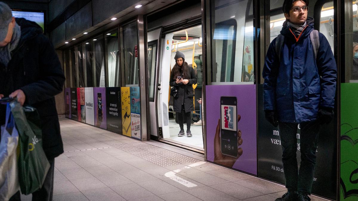 Foto tomada en una estación de trenes en Copenhague, Dinamarca, el 1 de febrero de 2022. (Liselotte Sabroe/Ritzau Scanpix via AP)