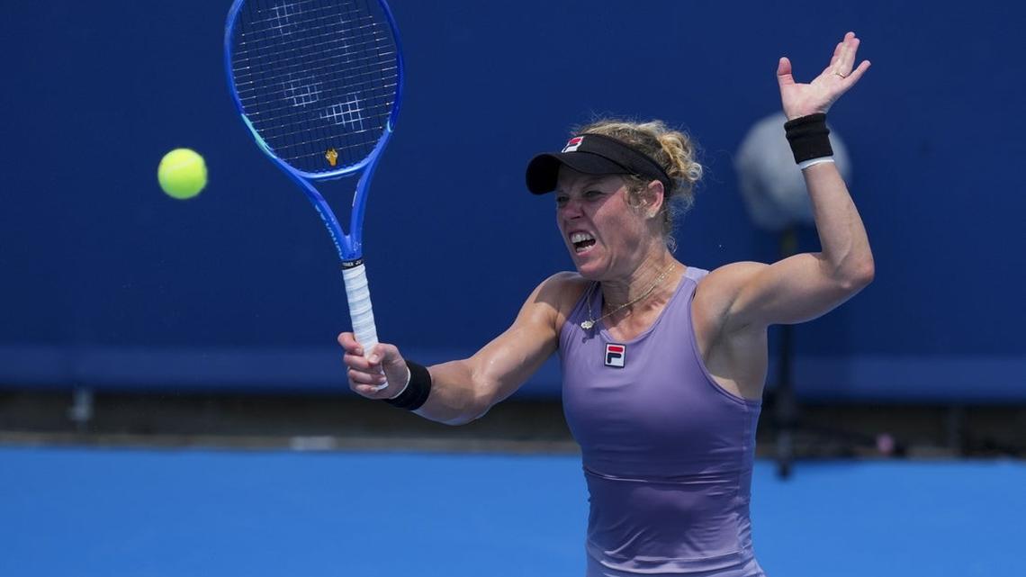WTA roundup: Germany's Siegemund kicks off Stuttgart with 3-set win