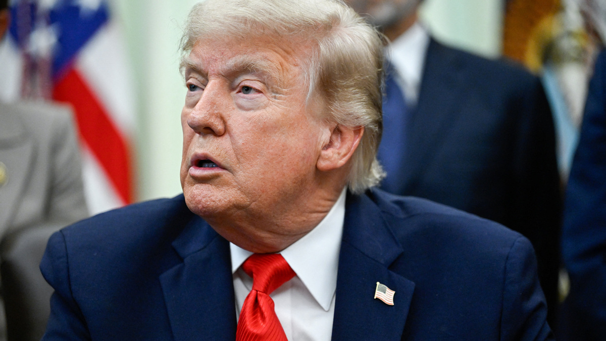 U.S. President Donald Trump speaks in the Oval Office at the White House in Washington, D.C., U.S., June 11, 2026. REUTERS/Daniel Heuer