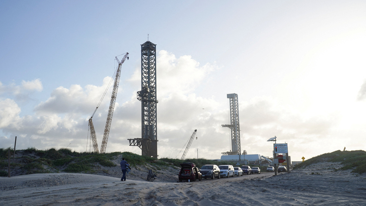 FILE PHOTO: A general view of SpaceX’s launchpad on the day of the company’s initial public offering (IPO), in Starbase, Texas, U.S., June 12, 2026.   REUTERS/Gabriel V. Cardenas/File Photo