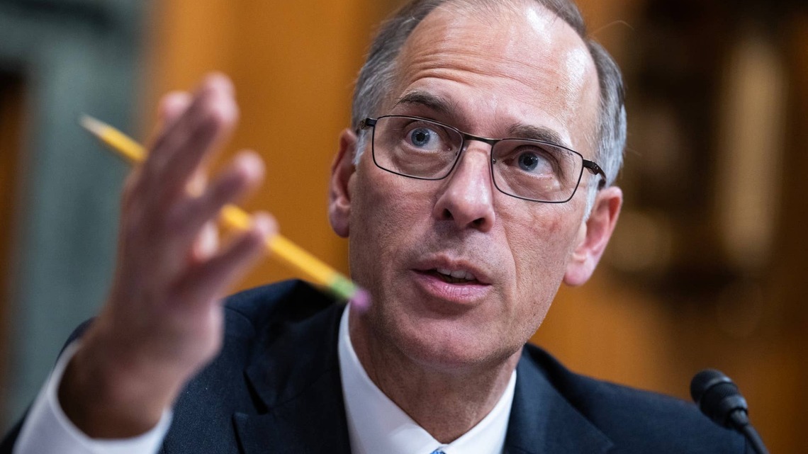Moody's Mark Zandi warns the economy is weaker than GDP growth suggests 