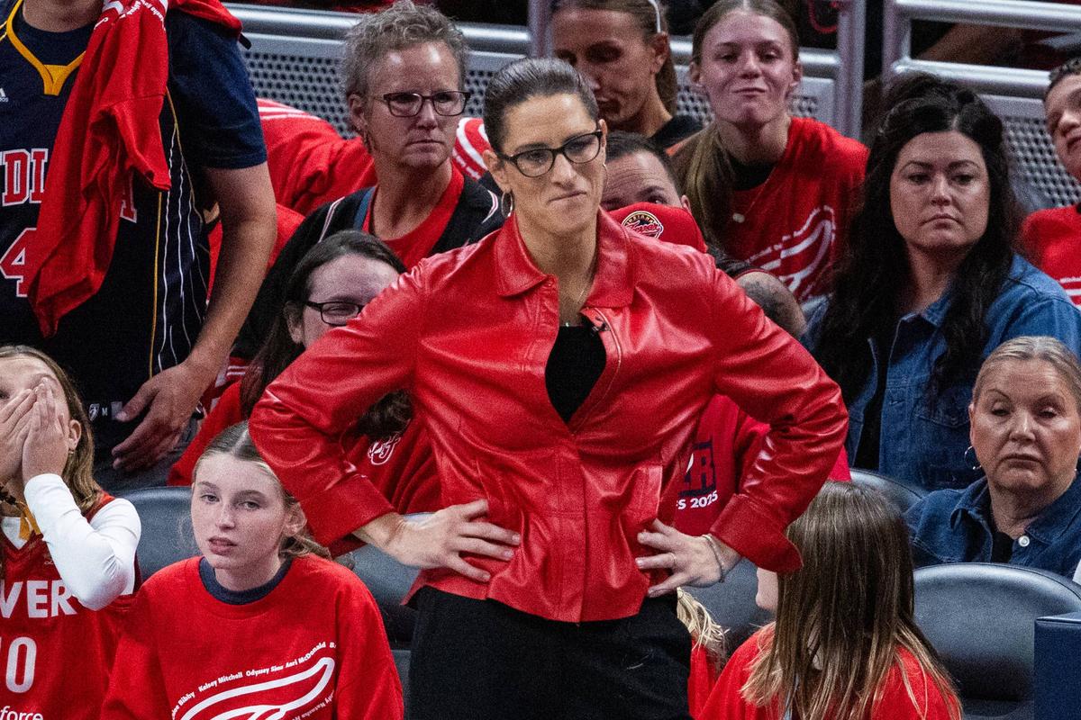  Indiana Fever head coach Stephanie White. Trevor Ruszkowski-Imagn Images