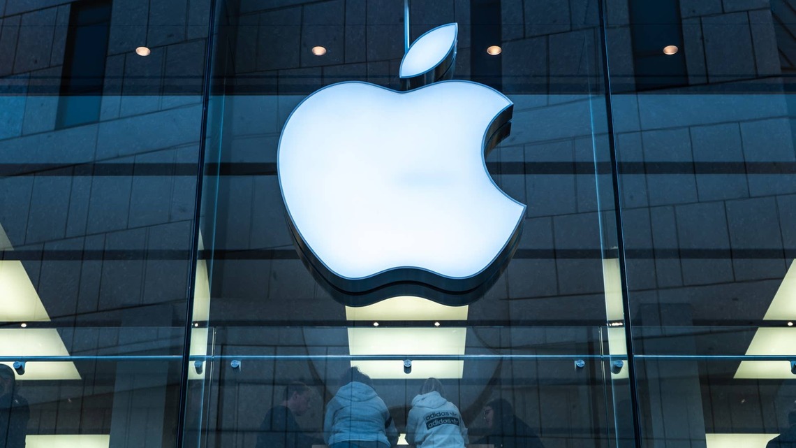 Apple rewrites how Americans pay for iPhones 