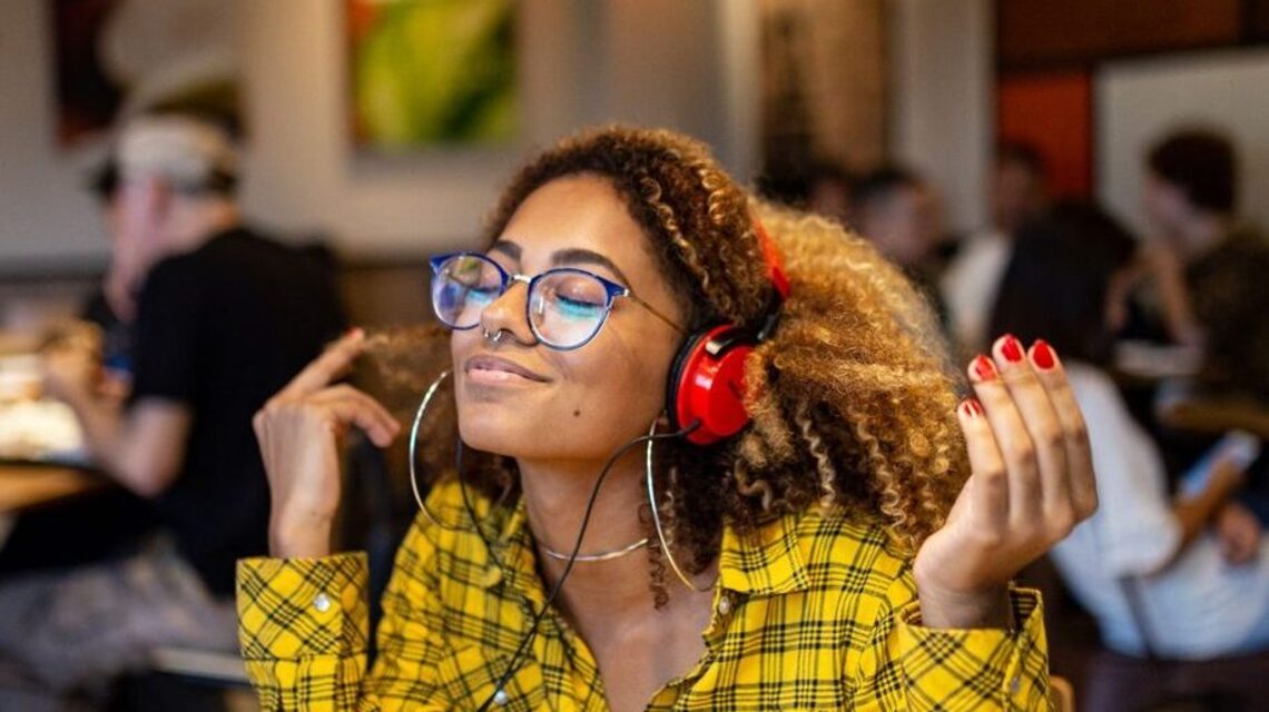 Can music manipulate how food tastes?