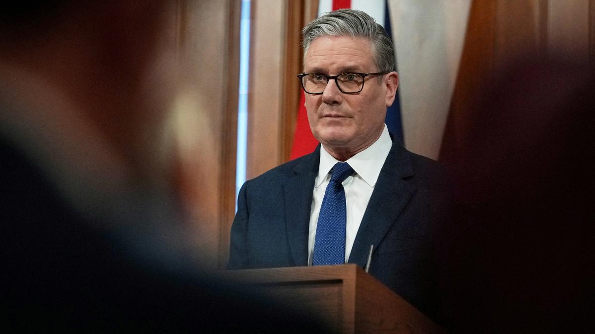 Britain's Prime Minister Keir Starmer speaks during a press conference at Downing Street in London, Britain, April 1, 2026.  Frank Augstein/Pool via REUTERS