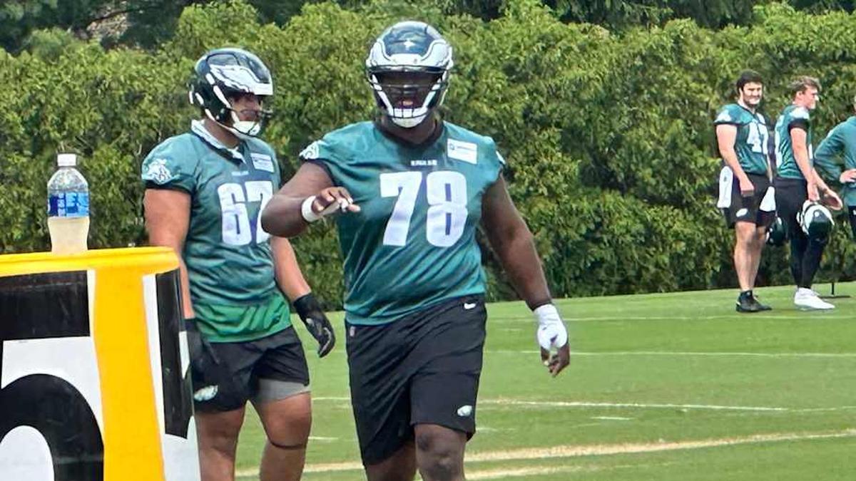  Eagles OT Myles Hinton at the team's rookie camp. | John McMullen/Eagles On SI 