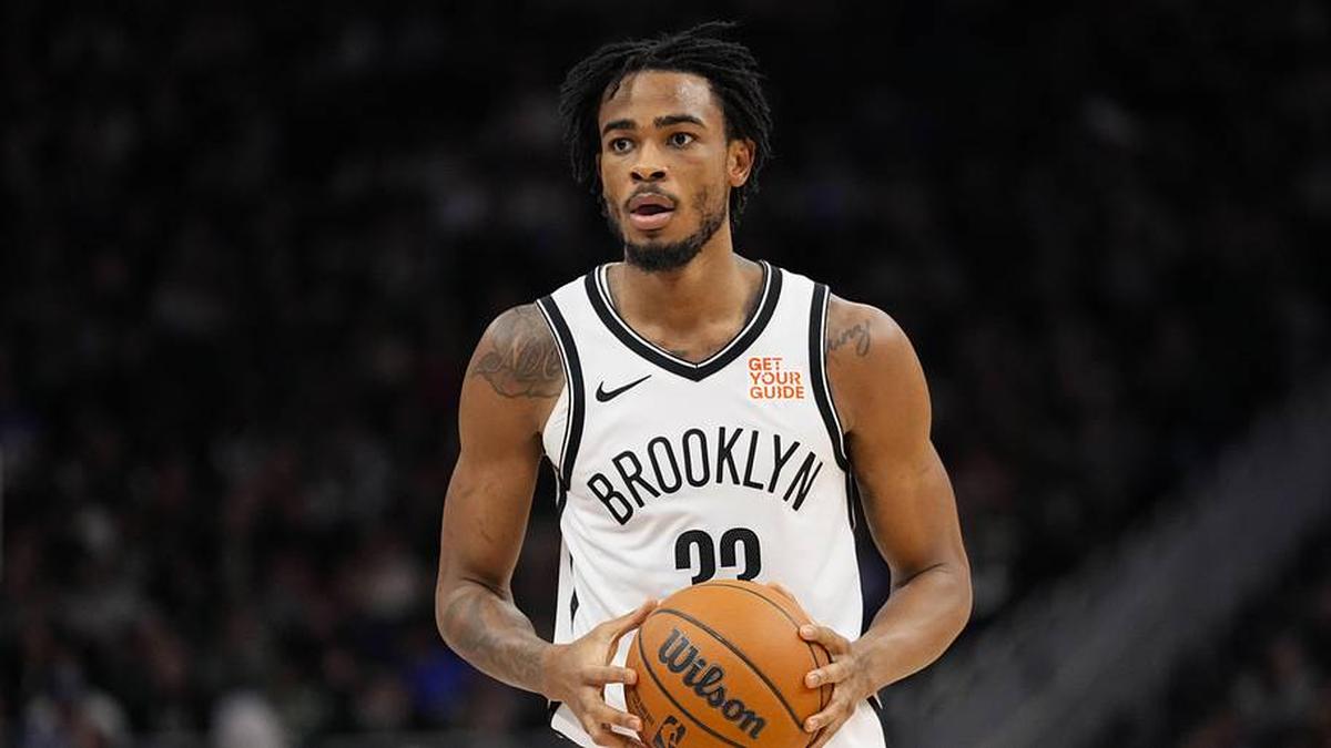  Dec 26, 2024; Milwaukee, Wisconsin, USA; Brooklyn Nets center Nicolas Claxton (33) during the game against the Milwaukee Bucks at Fiserv Forum. | Jeff Hanisch-Imagn Images 