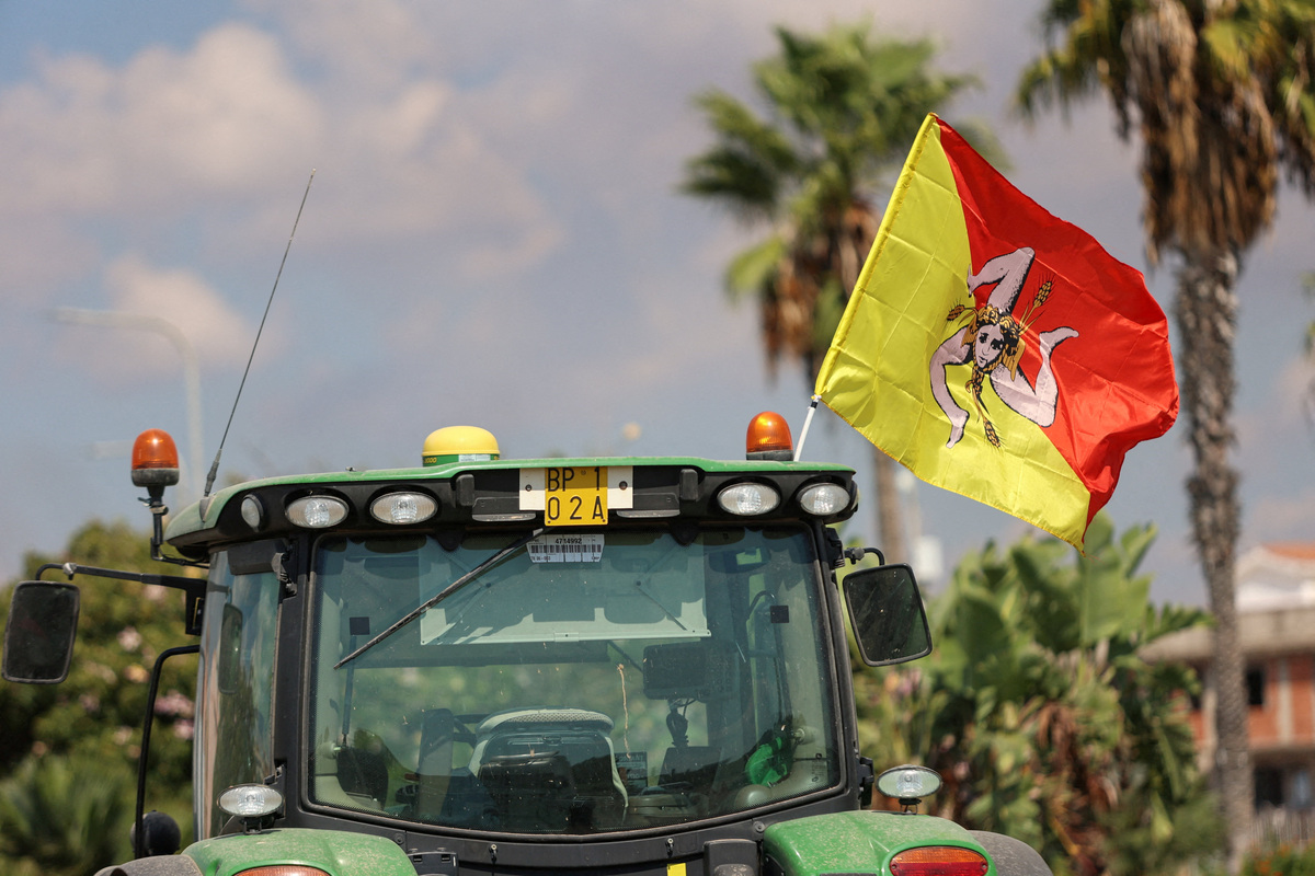As France erupts, Europe's far right gains from fuel-price anger ahead ...