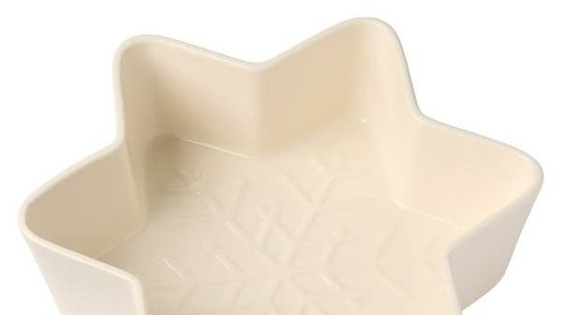 Aldi's Whimsical Snowflake-Shaped Ceramic Baking Dish Is Giving Crate & Barrel Vibes 
