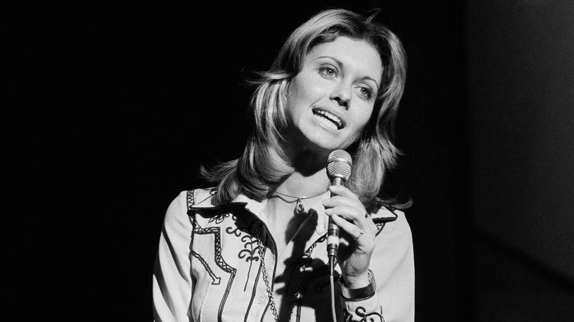 1974 Power Ballad, The Singer's All-Time Favorite Track, Became a No. 1 Timeless Love Anthem 