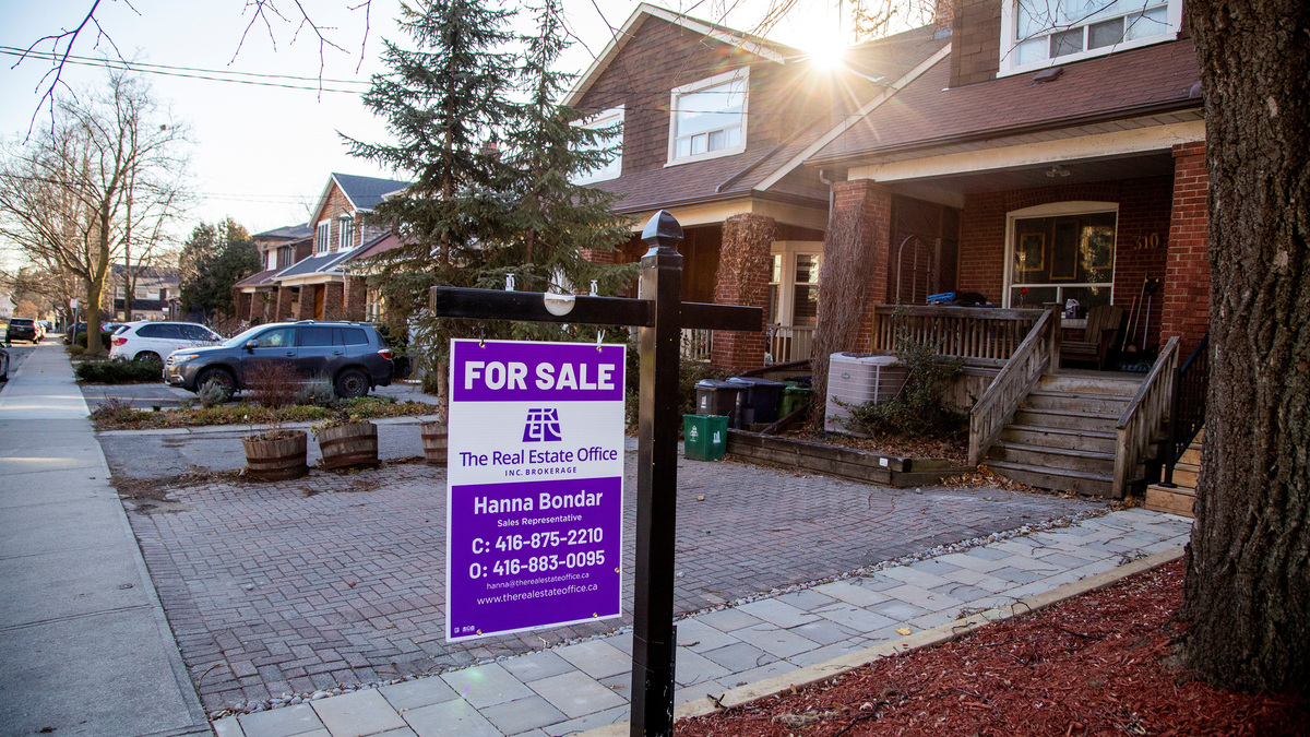 Toronto home sales fall in August for first time in six months