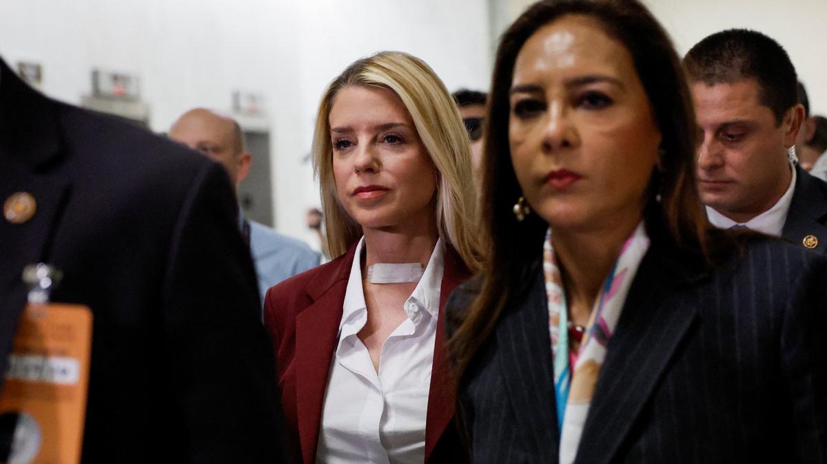 Former U.S. Attorney General Pam Bondi arrives for a House Oversight and Government Reform Committee interview as part of the committee's ongoing probe into the Justice Department's handling of the Jeffrey Epstein files, on Capitol Hill in Washington, D.C., U.S., May 29, 2026. REUTERS/Kylie Cooper