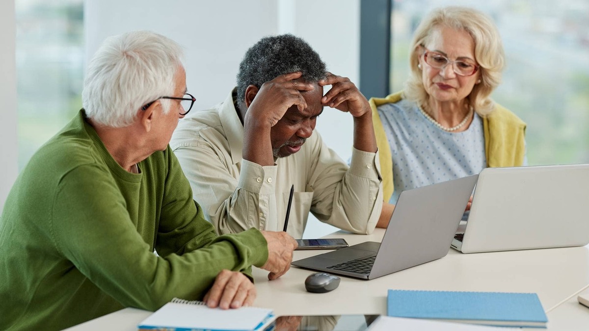  BlackRock survey finds growing retirement income anxiety as more workers fear outliving savings and facing greater financial uncertainty. 
