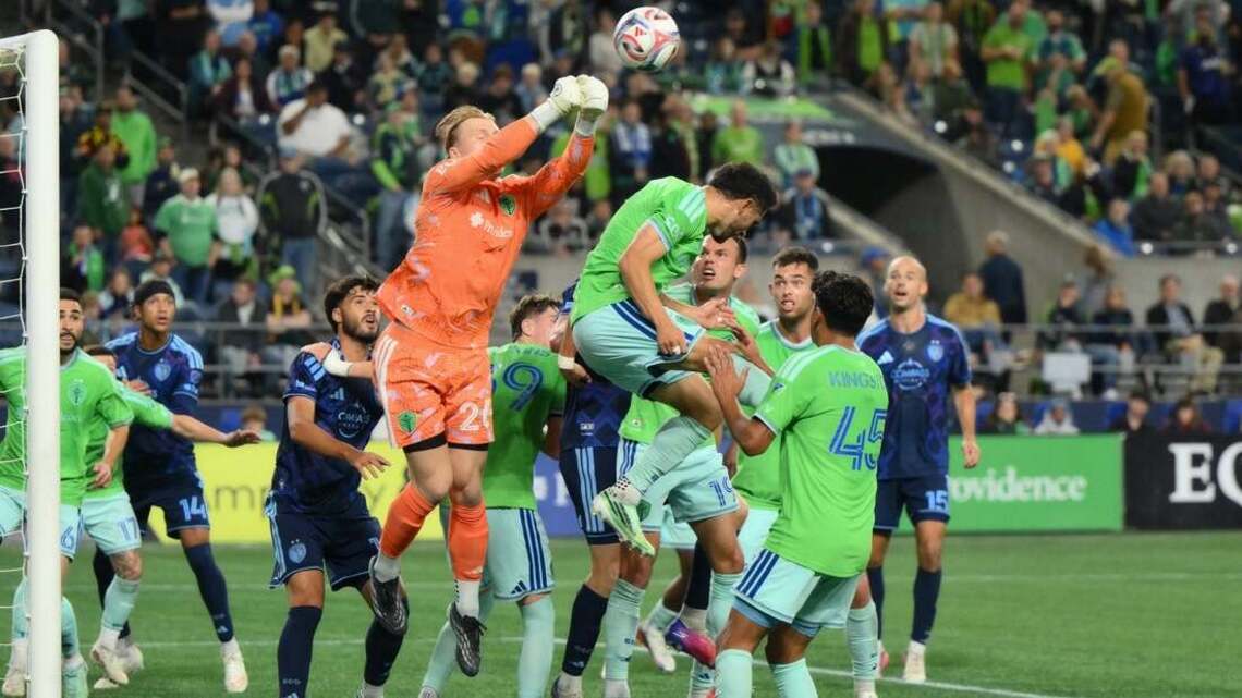 Cristian Roldan stoppage-time goal secures Sounders' win over Sporting KC 