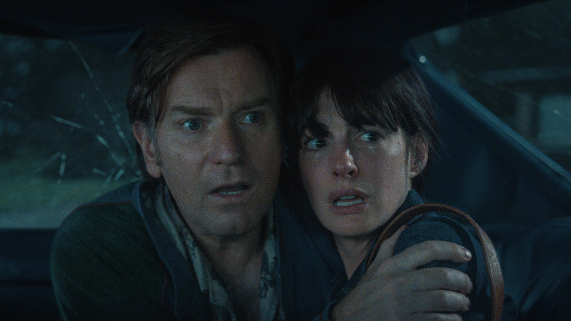 Ewan McGregor didn't expect dinosaur sex in 'The End of Oak Street' 