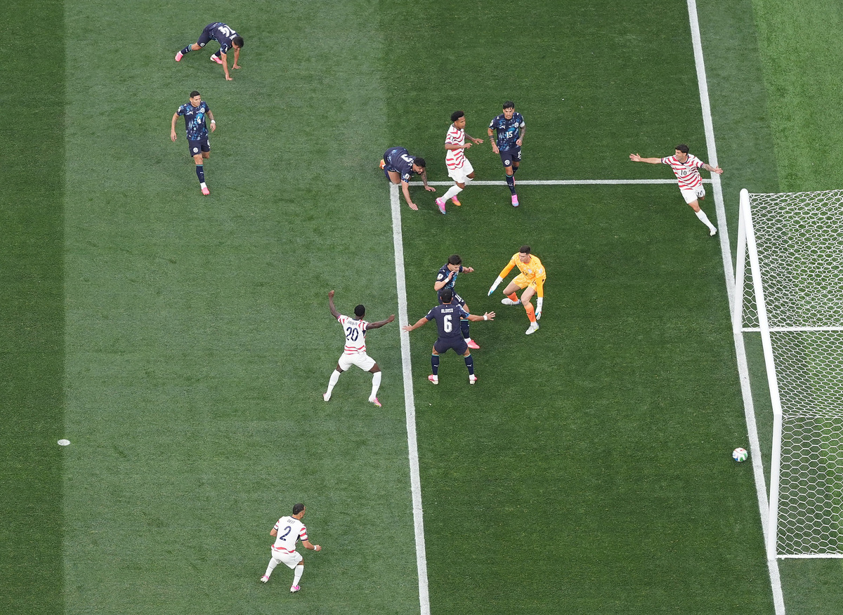 Soccer Football - FIFA World Cup 2026 - Group D - United States v Paraguay - Los Angeles Stadium, Inglewood, California, U.S. - June 12, 2026 Paraguay's Damian Bobadilla scores United States first with an own goal REUTERS/Matthew Childs