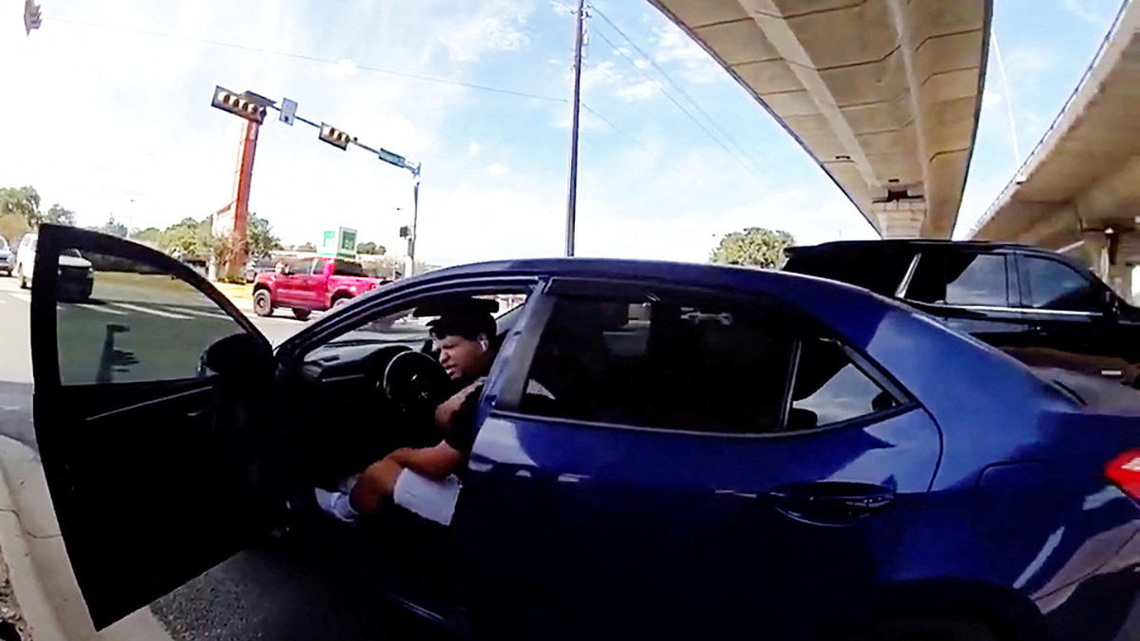 Departamento de Justicia de EEUU acusa a un venezolano baleado por un agente del ICE en Austin 
