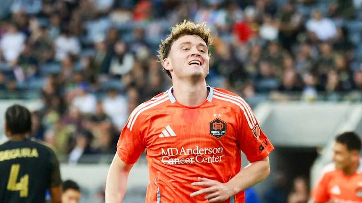  Jack McGlynn netted a showstopping brace in the Houston Dynamo's 4–1 trouncing of LAFC. | William Navarro-Imagn Images 